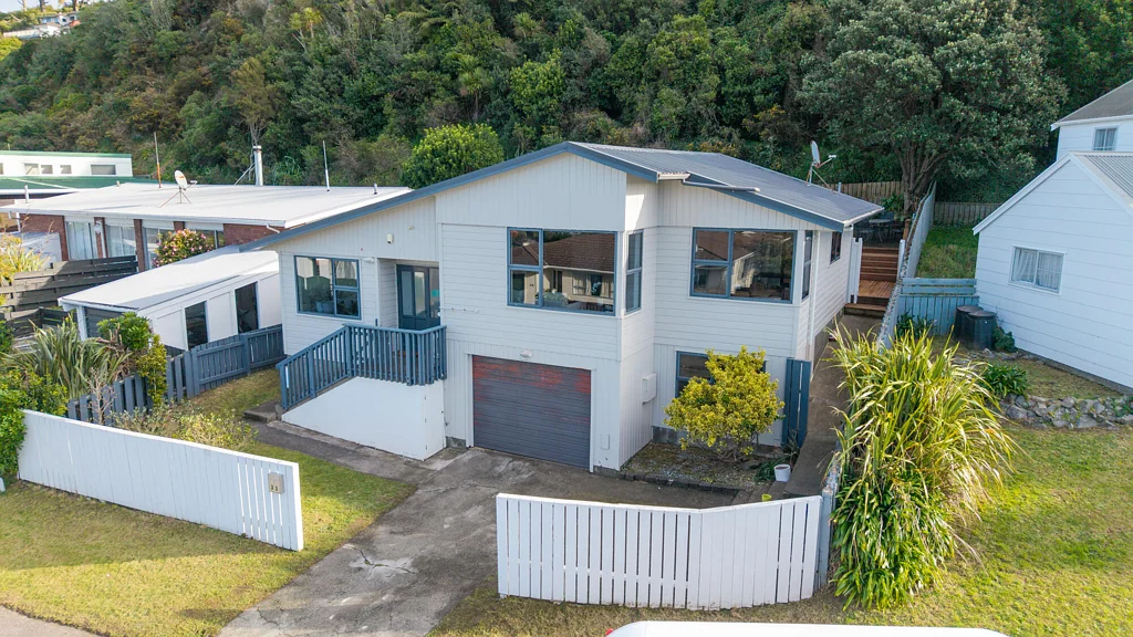 Johnsonville 4房  Family Living with Space, Sun and a Huge Deck!