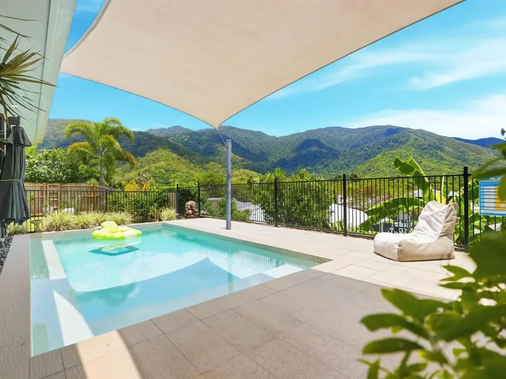 8 Lowther Close, Redlynch, QLD 4870