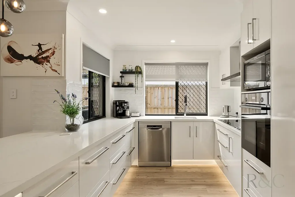 Mountain Creek 4房  Flexible Family Living backing onto bushland