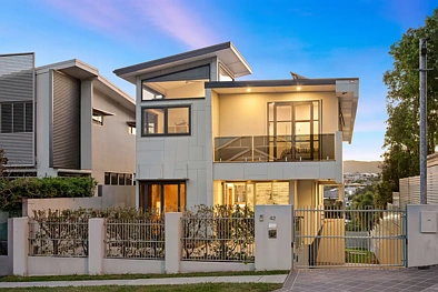 Paddington 5Moenga Stunning Contemporary in Elevated Paddington locale.
