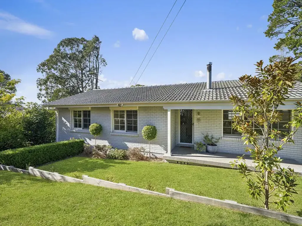 Hazelbrook 3Moenga Everybody is covered - Room to Live, Work and Grow