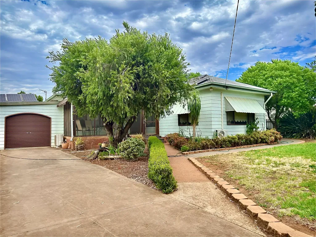 174 Bathurst St, Condobolin, NSW 2877