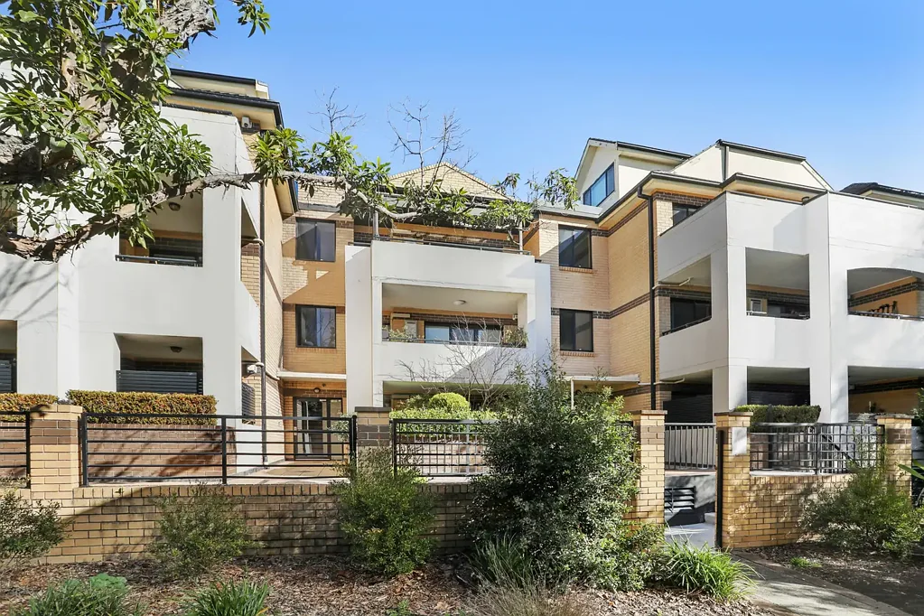 Homebush West 2 Bedroom Modern lifestyle retreat in a convenient complex