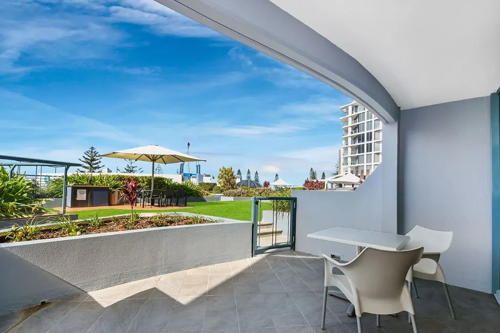 Mooloolaba 1غرفة نوم Ground Floor Coastal Living with Exceptional Investment Returns!