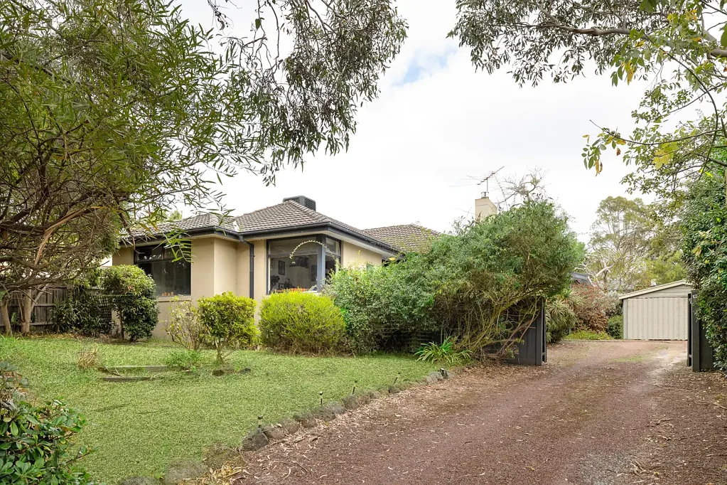 Frankston South 4침실 Exclusive Olivers Hill location with big potential