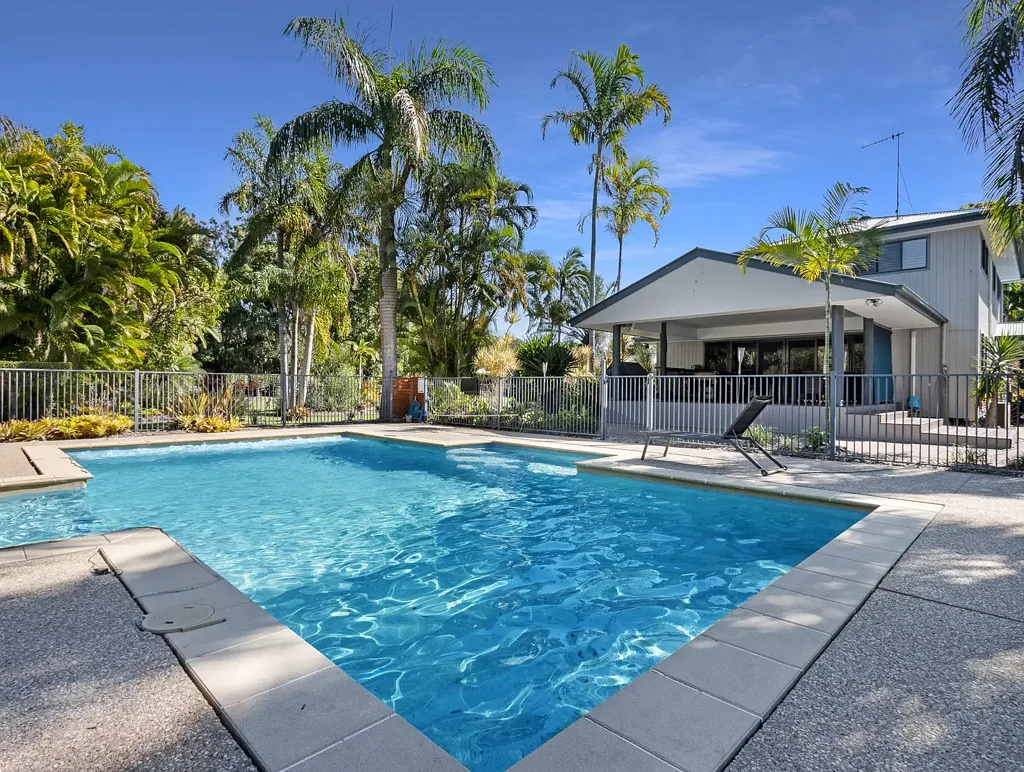 Dundowran Beach 5房  Your Own Private Resort