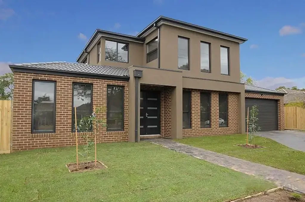 Conveniently Located 4 BedroomTownhouse