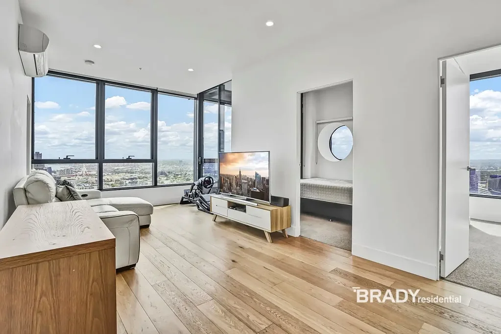 WHAT A VIEW… SPACIOUS THREE BEDROOM FURNISHED APARTMENT