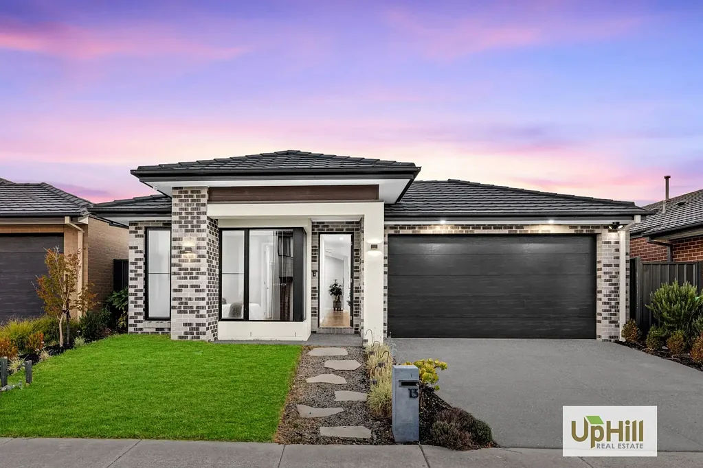 13 Cinema Street, Clyde North, VIC 3978