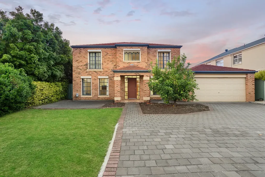 Hillcrest 4部屋 Two Levels Of Contemporary Luxury Awaits The Family Buyer!