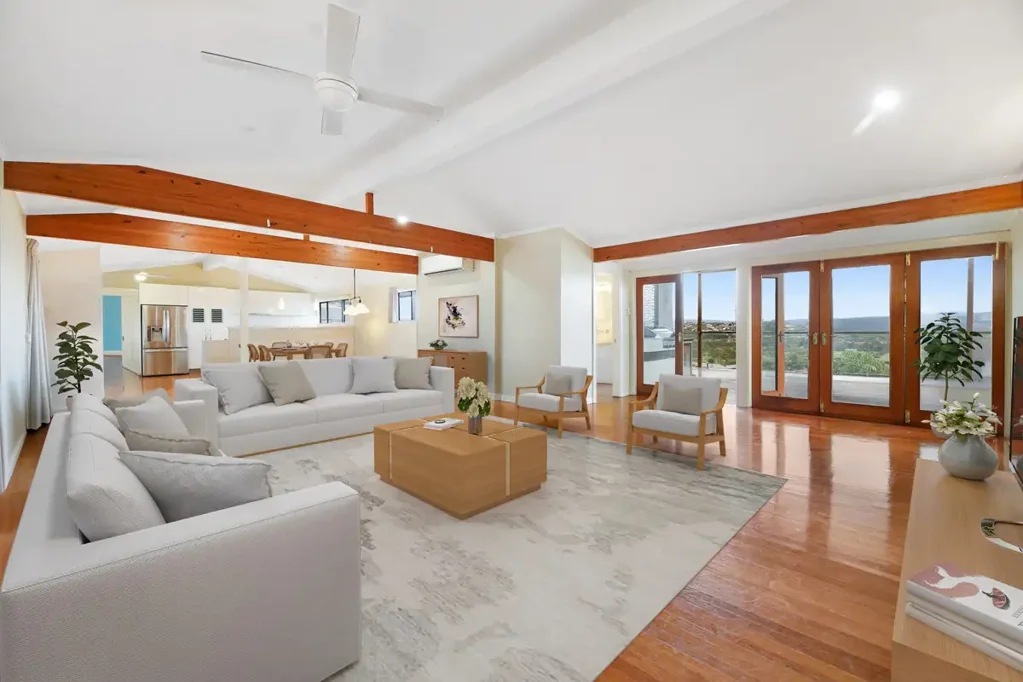 Banora Point 3房  Family Residence with Vast Hinterland, Lake, and Ocean Views