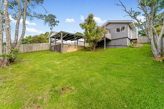 2/247 Wairau Road, Totara Vale, North Shore City