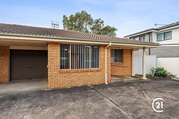 4/4 Bay Road, The Entrance