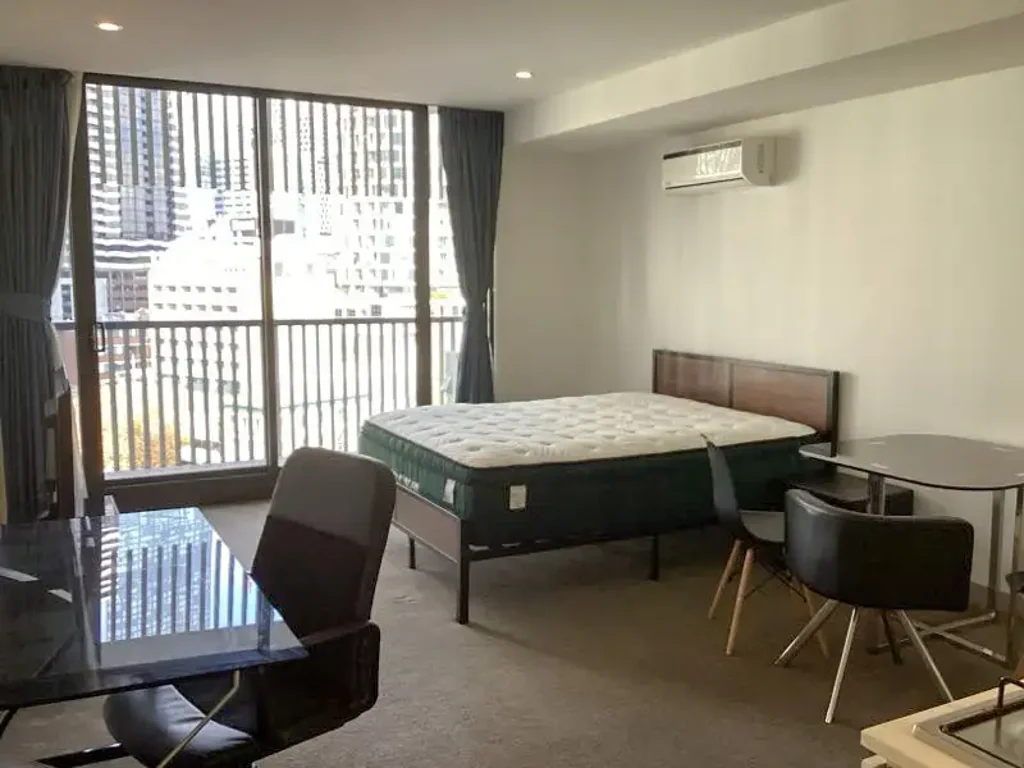 FURNISHED STUDIO