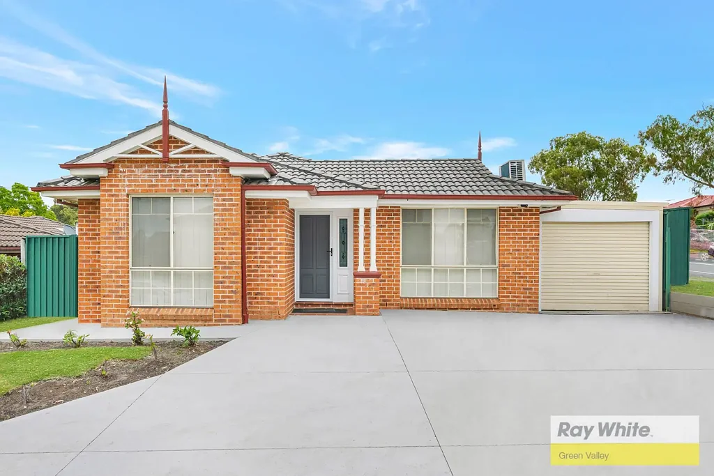 Modern & Low-Maintenance Living in a prime location!