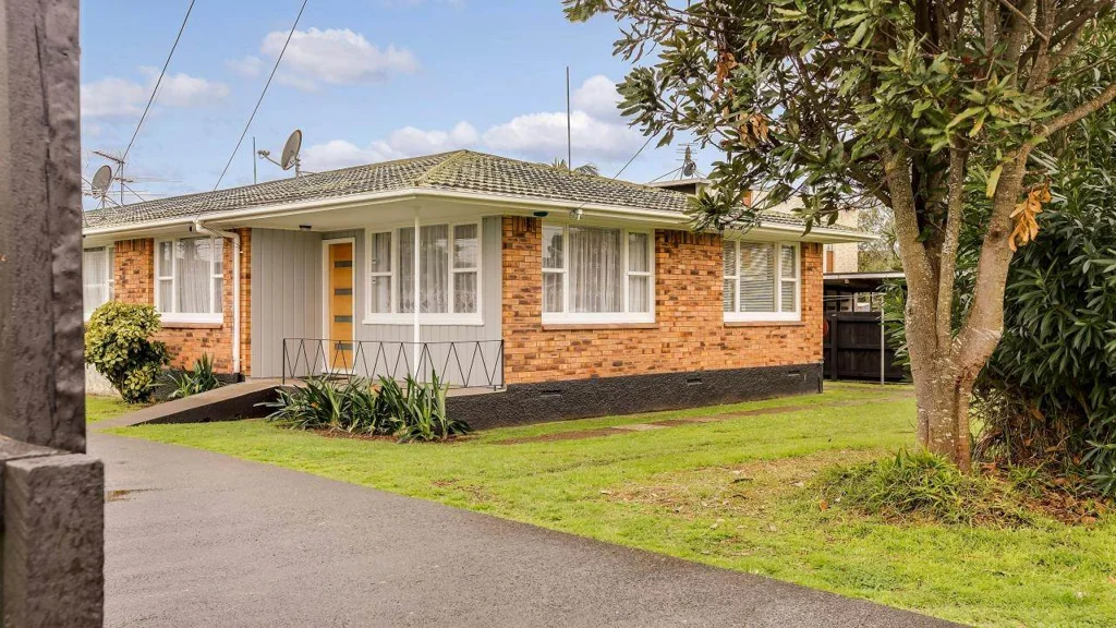 2 BEDROOM IN SANDRINGHAM