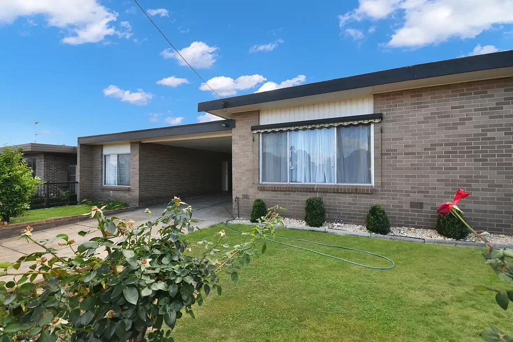 Stawell 4Kwarto Solid Brick Veneer Home with Sleepout & Shedding