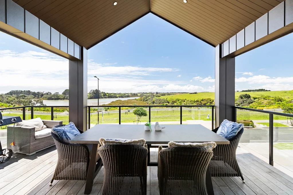 Glenbrook 4Zimmer Where Luxury Meets Water Views and Tranquillity