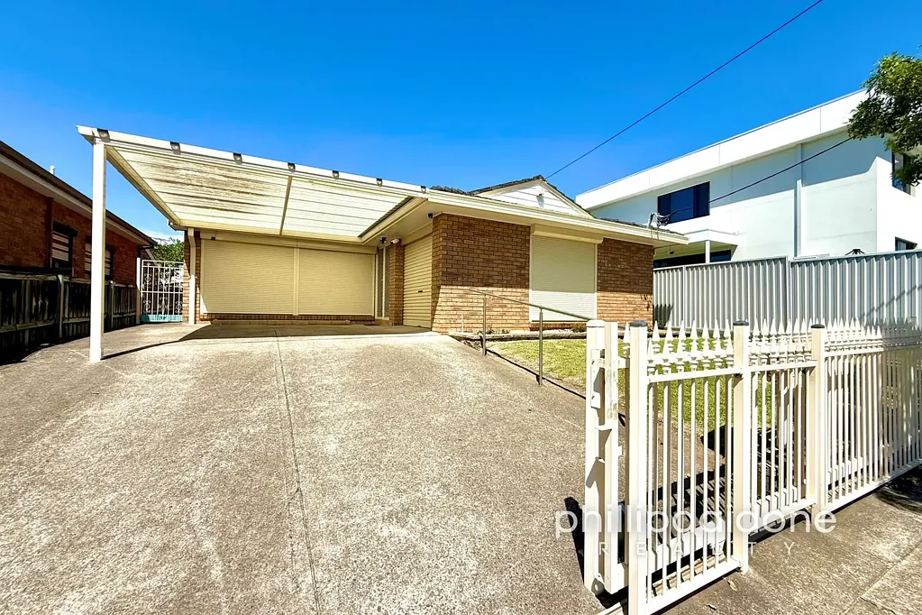 NEAT BRICK HOME... VERY CONVENIENT