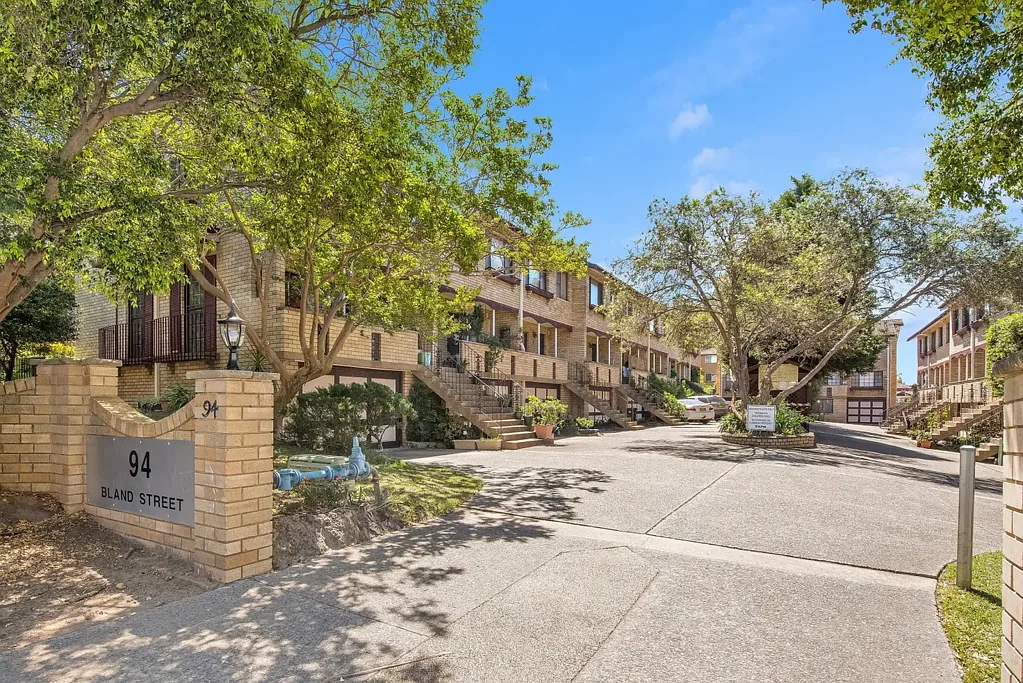 Renovated Four Bedroom Tri-Level Townhouse In A Prime Ashfield Location