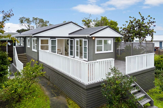 2/1 Stanley Road, Glenfield, Glenfield, North Shore City