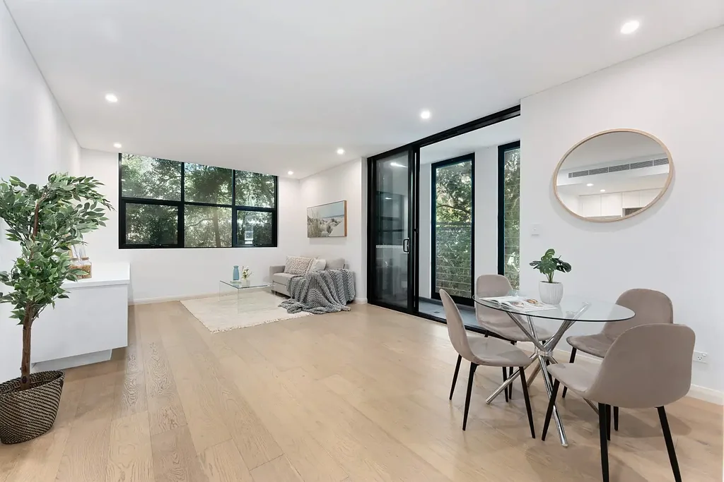 Spacious & Convenient,  Stylish 3 Bedroom Unit