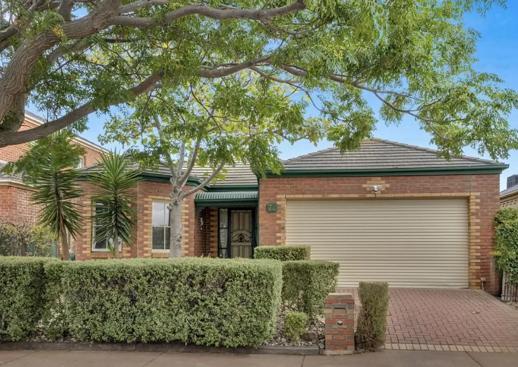 72 Chisholm Drive, Caroline Springs, VIC 3023