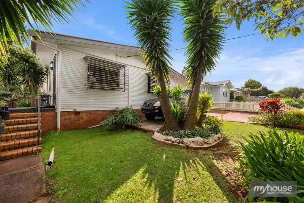 317 Tor Street, Wilsonton, QLD 4350