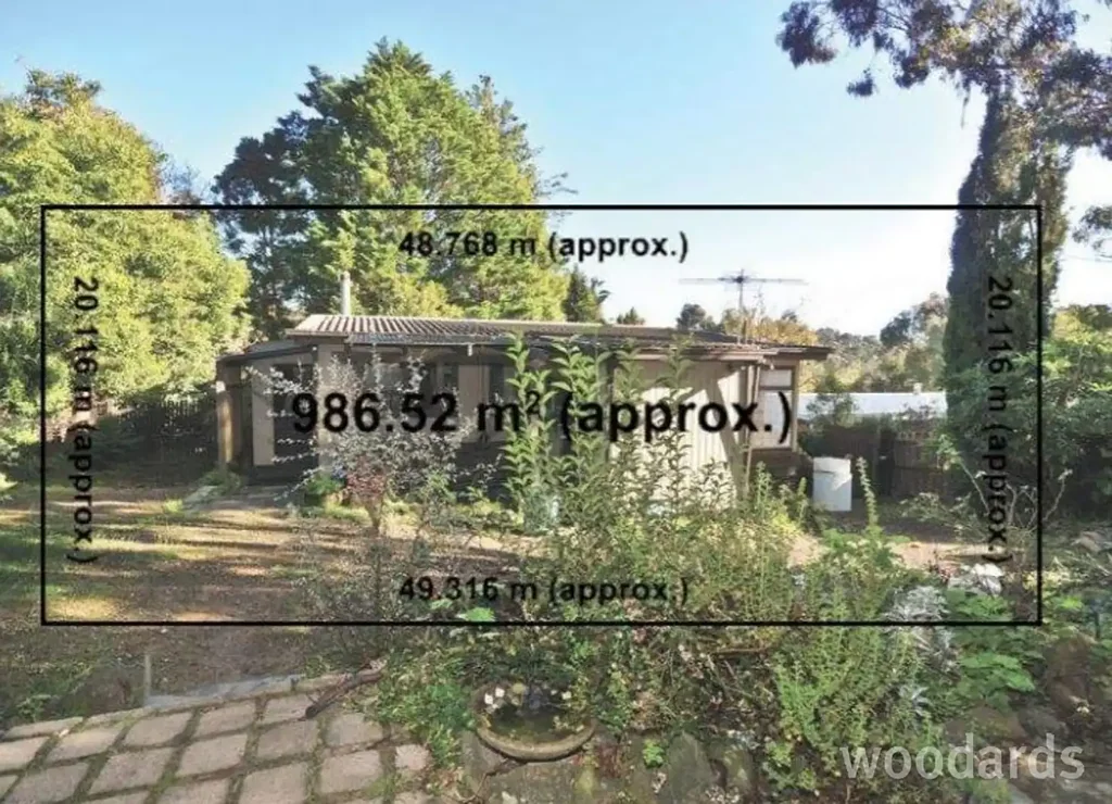 Eltham 2chambre Cute Cottage with Loads of Potential to develop!