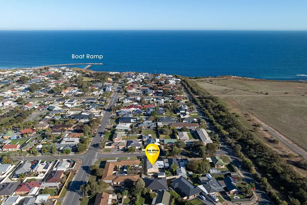 30 Pearce Street, O'Sullivan Beach, SA 5166