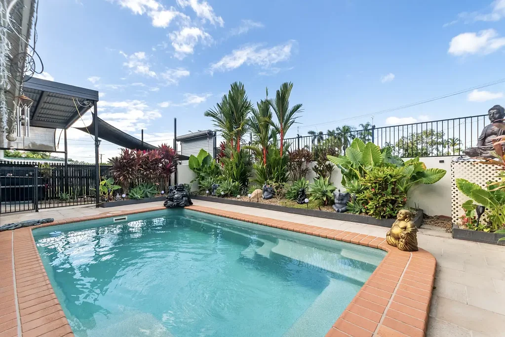 Kirwan 4ਬੈੱਡਰੂਮ The Ultimate Aussie Lifestyle – Pool, Powered Mancave & Room for All the Toys!