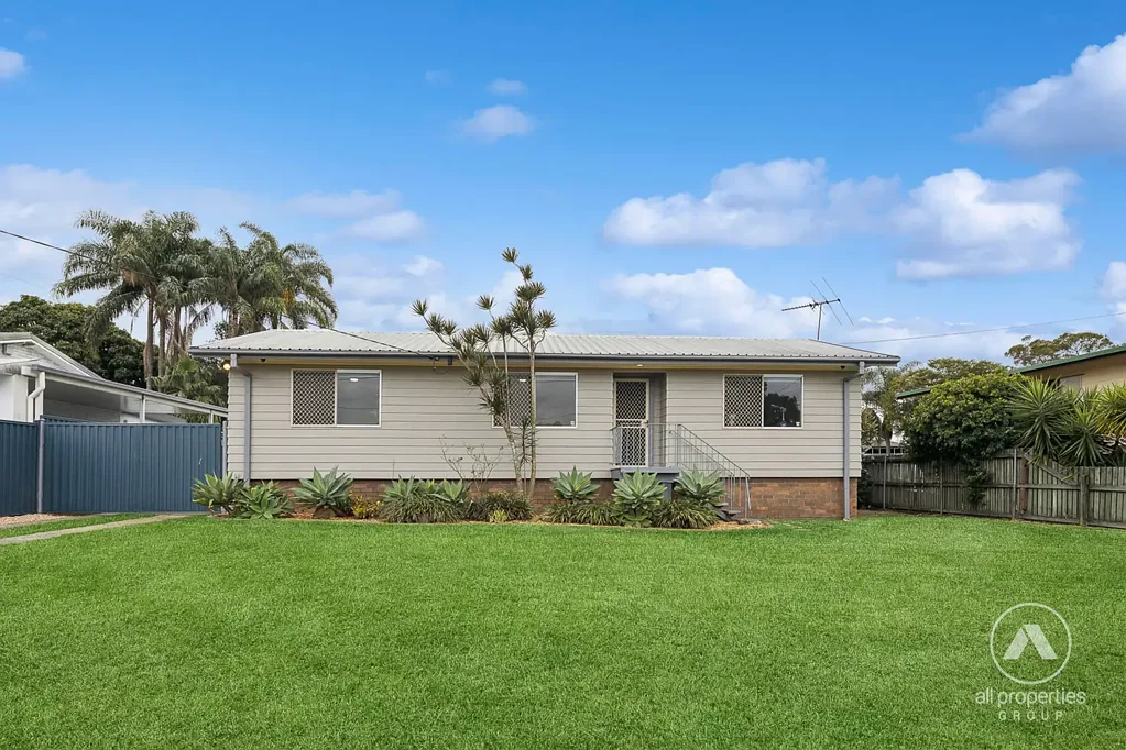 Browns Plains 3 Bedroom Stylish, Modern with a touch of character rolled into one stunning masterpiece -  with some exciting extras this is a must for families !