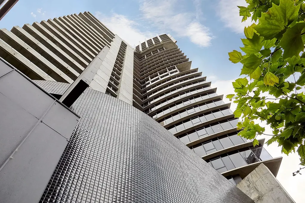 Sensational FULLY FURNISHED Suite @ Republic Tower