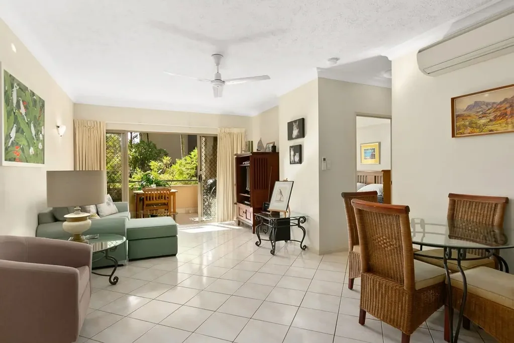 Cairns North 1房  Resort style living near the city - one bed + study