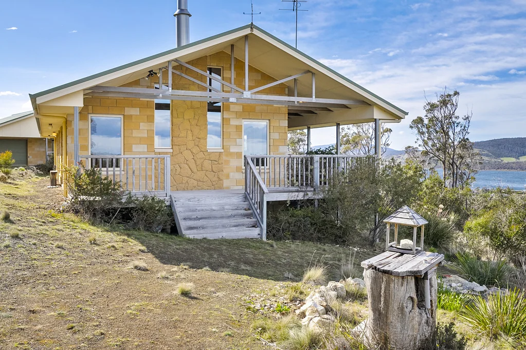 13 Russell Street, Dunalley, TAS 7177