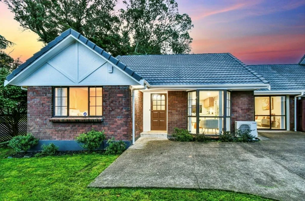 Manurewa East 3房  Where Style, Space & Comfort Come Together