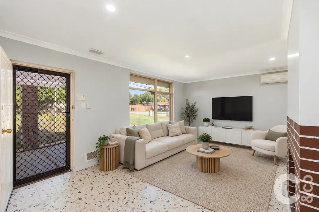 Orelia 3બેડરૂમ RENOVATED, LOW MAINTENANCE & READY TO GO