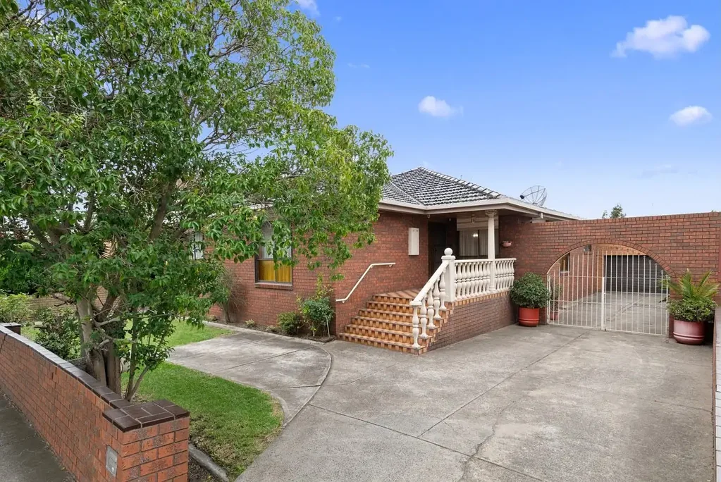 Pascoe Vale 4બેડરૂમ Space, Potential & a Prime Pascoe Vale Position