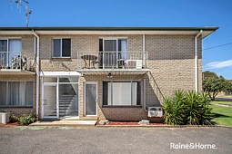 1/18 Broughton Place, Queanbeyan