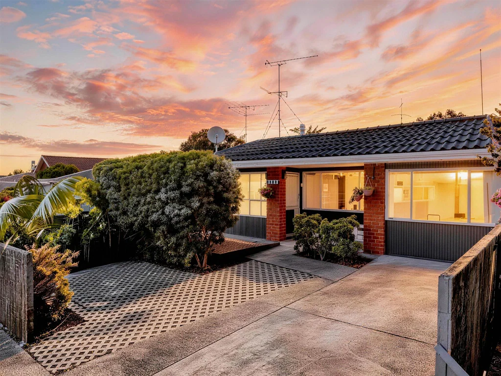 Mount Wellington 3 Bedroom 2 Carparks + New Upgrades = Better Than Townhouses