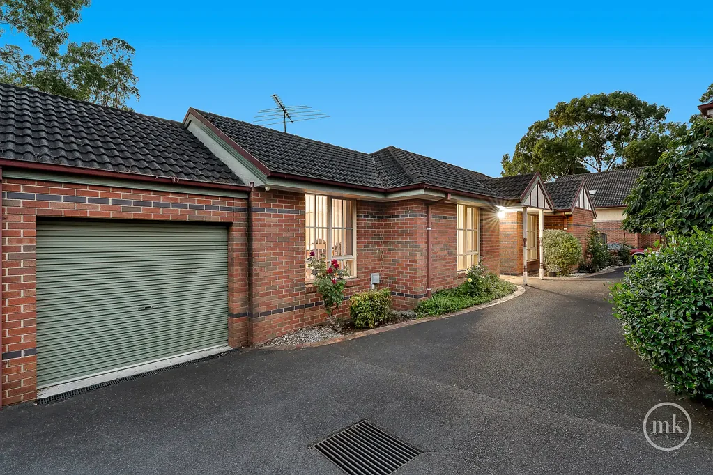 Greensborough 2房 明亮客厅餐厅 精致厨房储物 隐私卧室庭院 便利步行学区 中央冷暖车库 Single-Level Style, Unmatched Convenience