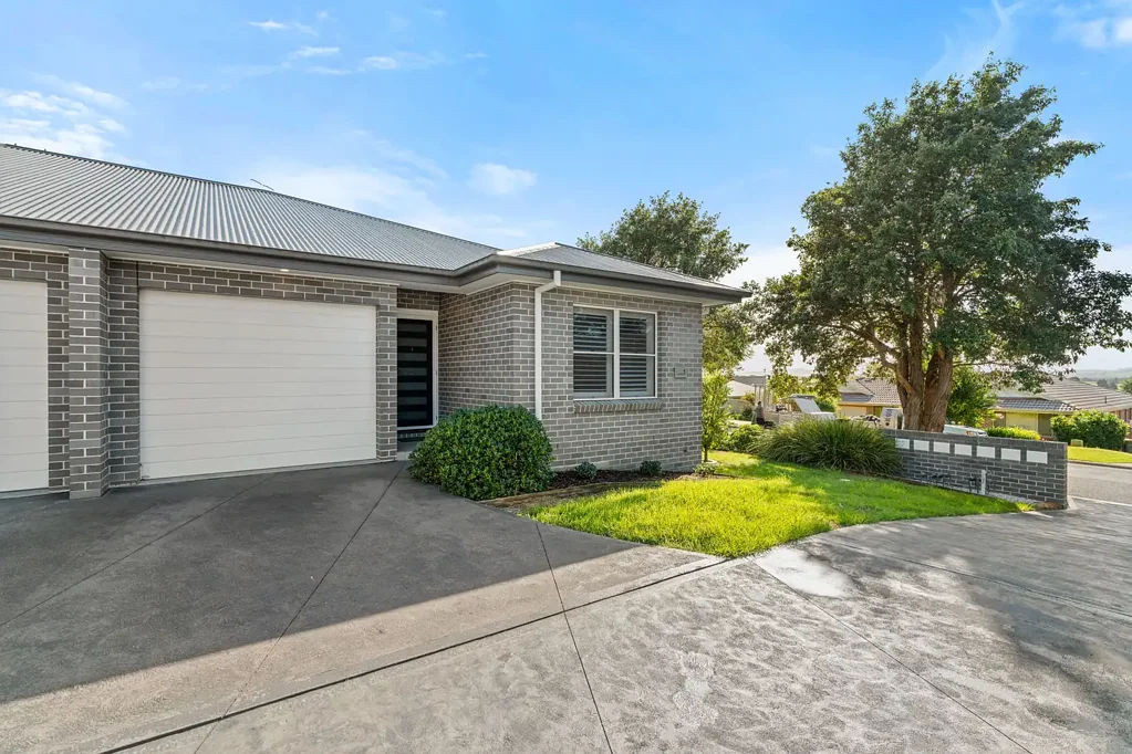 1/9 Harbour Boulevard, Bomaderry, NSW 2541