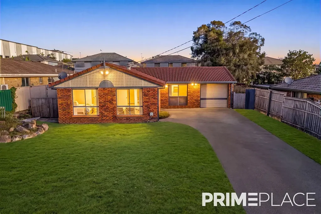 Redbank Plains 3房 720平方米宽敞永久产权地块上的绝佳机会 A Fantastic Opportunity on a Spacious 720m² Freehold Block