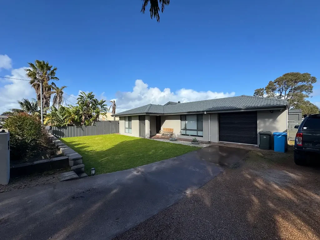 16 Nugent Street, Castletown, WA 6450