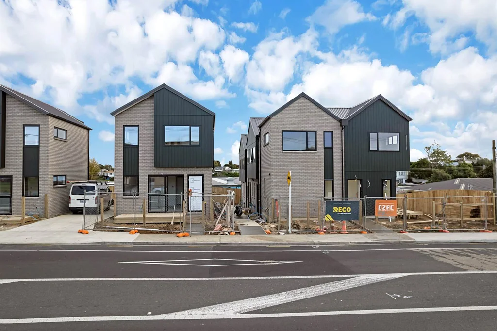 Manurewa 2침실 Brand New Homes That Tick All The Boxes!