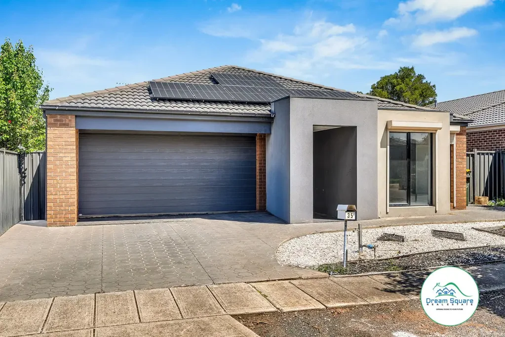 Spacious Family Living in Tarneit