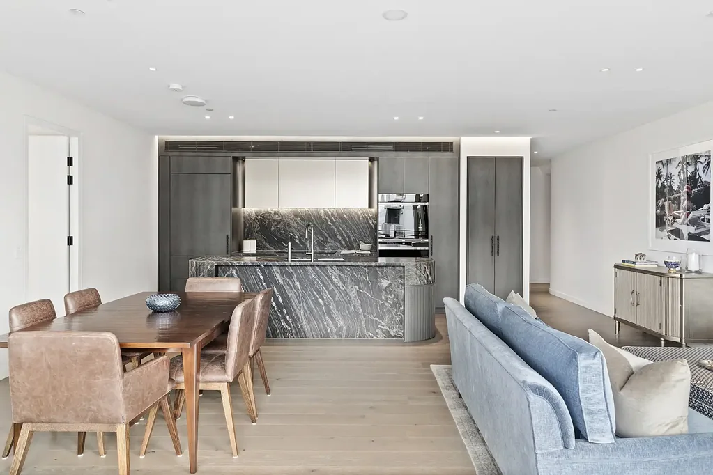 Elizabeth Bay 3 Slaapkamer House-Sized Sub-Penthouse in Exclusive Munro House