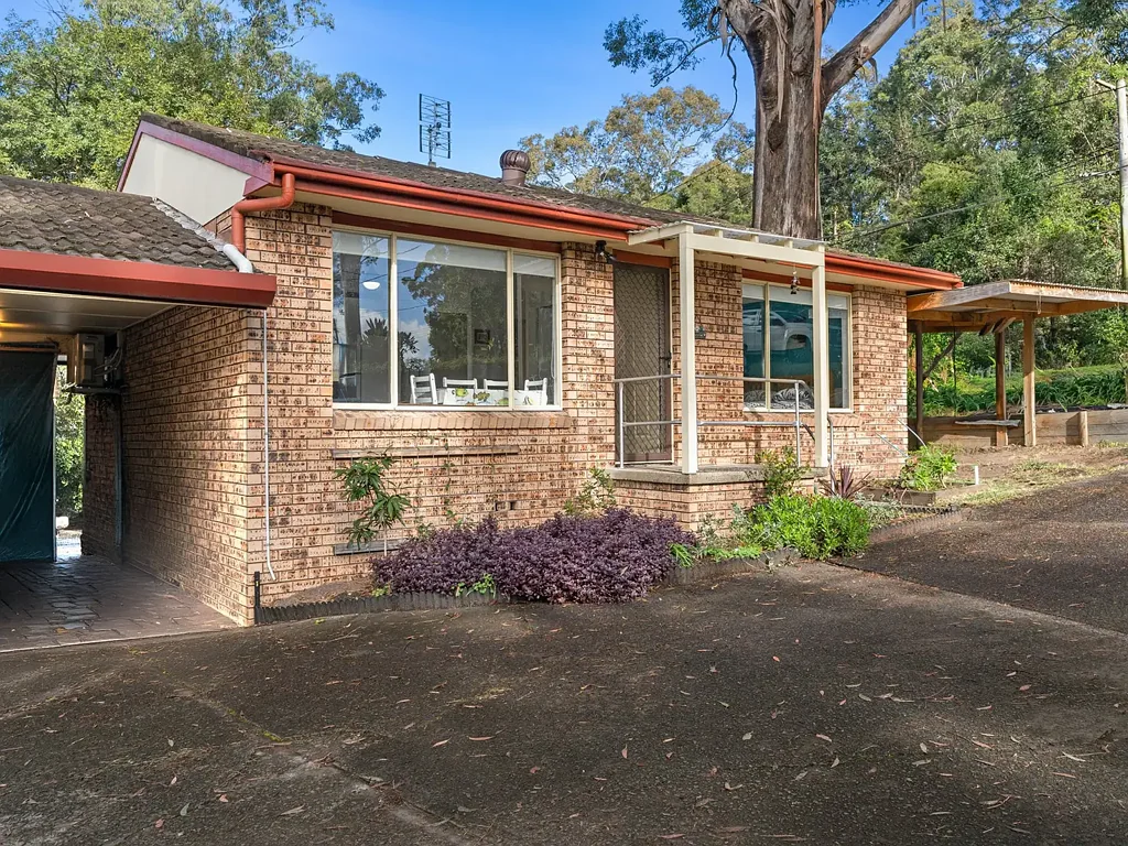 Berkeley Vale 2Zimmer Rare Opportunity – Free-Standing Duplex in Prime Location!
