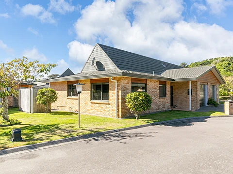 Tawa 2部屋 CENTRAL, CONVENIENT AND CAREFREE IN REDWOOD ESTATE
