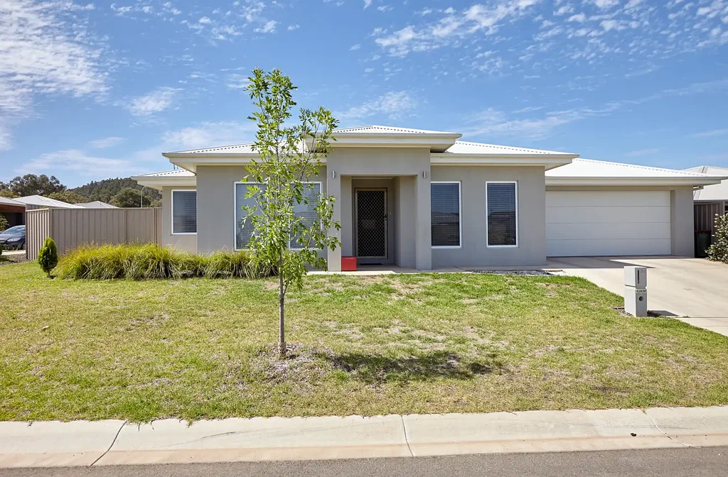 MODERN & INVITING